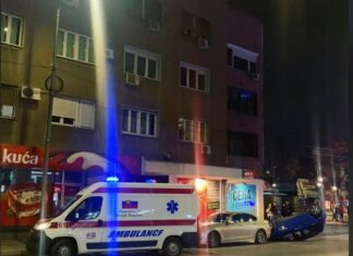 Vozilo se prevrnulo u Voždovoj ulici