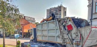 Cveće „čuva“ stražu i „motri“ na kabasti otpad…