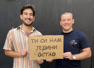Od potpisane majice Troickog, preko transparenta sa autogramom Bobana Zdravkovića, do tandem skoka u paraglajdingu