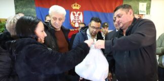 Grad poklonio pakete kućne hemije niškim veteranima i borcima