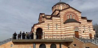 Hram Sveti Vasilije Ostroški u Duvaništu uskoro dobija uređenu portu i osvetljene staze u dvorištu