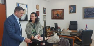 Beba Vasilija sa mamom – u poseti GO Medijana. VTO program ove opštine daje odlične rezultate