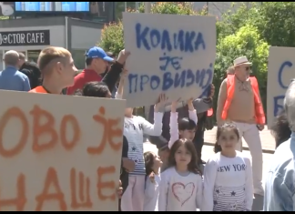 Građani blokirali Bulevar Zorana Đinđića: Grad hoće da nam otme kuće i placeve