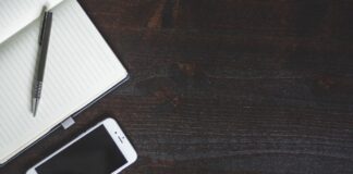 Deca sporije misle i teže zaključuju zbog prekomerne upotrebe telefona, da li je zabrana rešenje?