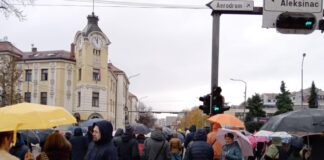 Niš ponovo zastao na 15 minuta za 15 stradalih u tragediji u Novom Sadu