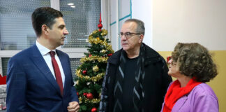 Grad paketićima obradovao mališane koji se leče na UKC Niš