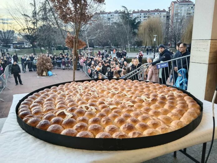 Lomljenje česnice