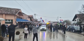 Studenti i maturanti iz Čačka krenuli peške do Niša