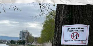 Urbana gerila obeležila lokacije u Nišu koje se koriste umesto javnih toaleta