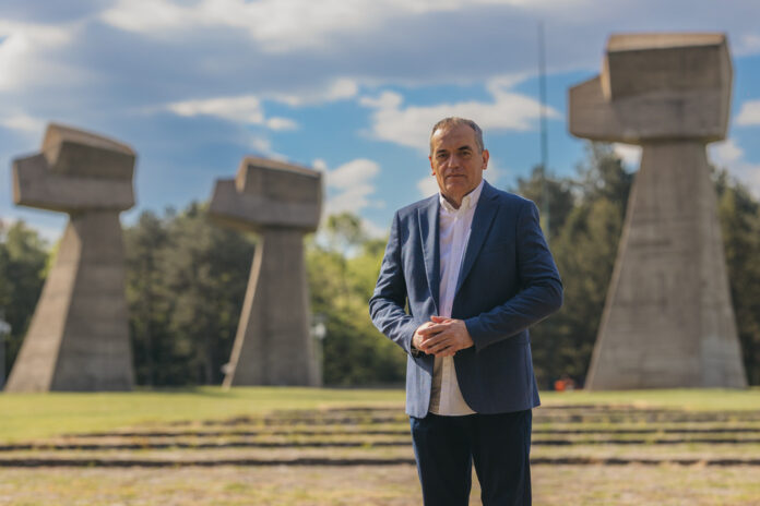 Aleksandar Živadinović
