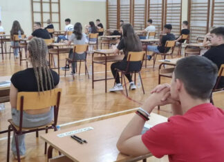 Počinju probni završni ispiti za učenike osmog razreda učionica