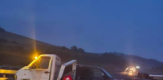Tri osobe povređene u sudaru dva automobila i kamiona