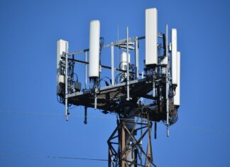 „Niš, moj grad“: Ko je dozvolio postavljanje antene u srcu opštine Pantelej?