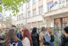 U Nišu u subotu protest „Ne lomite nam bagrenje“ zbog oduzimanja dozvole za rad departmanima Filozofskog fakulteta filozofski fakultet
