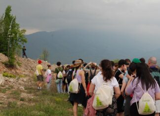 Niški izviđači ističu značaj zaštite životne sredine „promotivno – ekološkom“ šetnjom u Sićevu