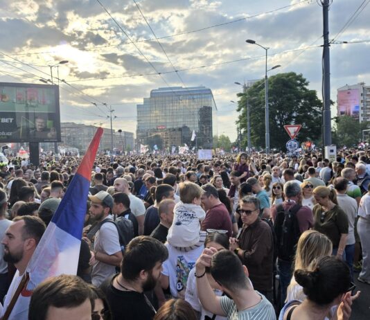 Stanković: Sa Slavije poslata jasna poruka, građani traže izbore i političku odgovornost vlasti slavija skup